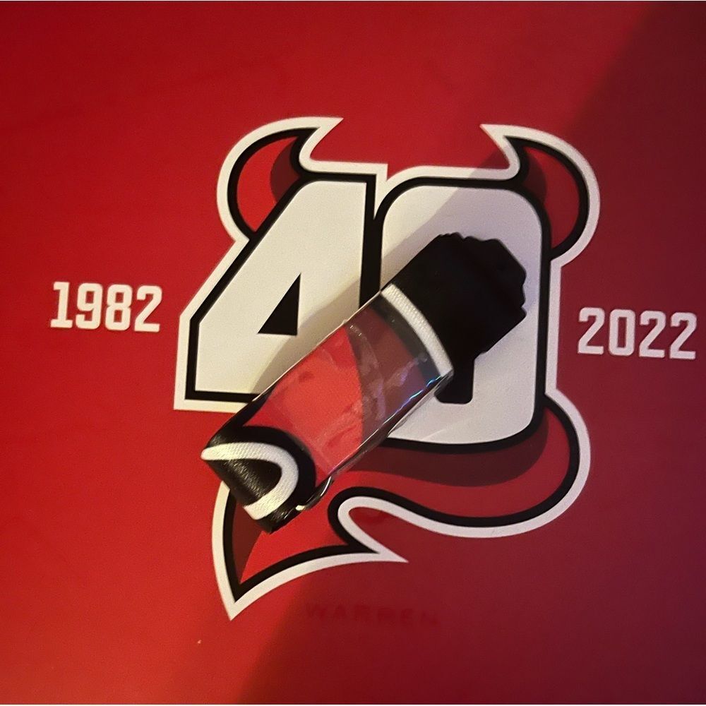 Nj Devils 40th anniversary special edition black lanyard & pin